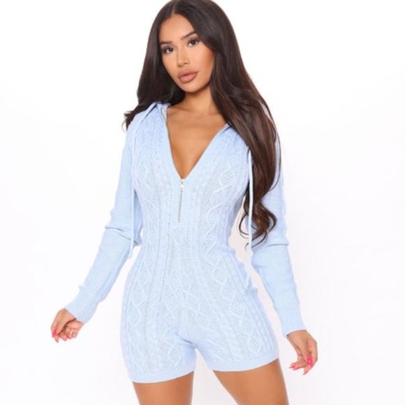 💥GORGEOUS!💥Olivia Mark Blue Cable Knit Hooded Romper - Picture 3 of 7